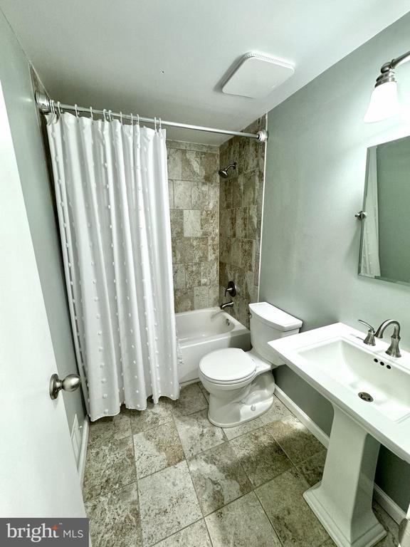 15418 SKYLINE DRIVE