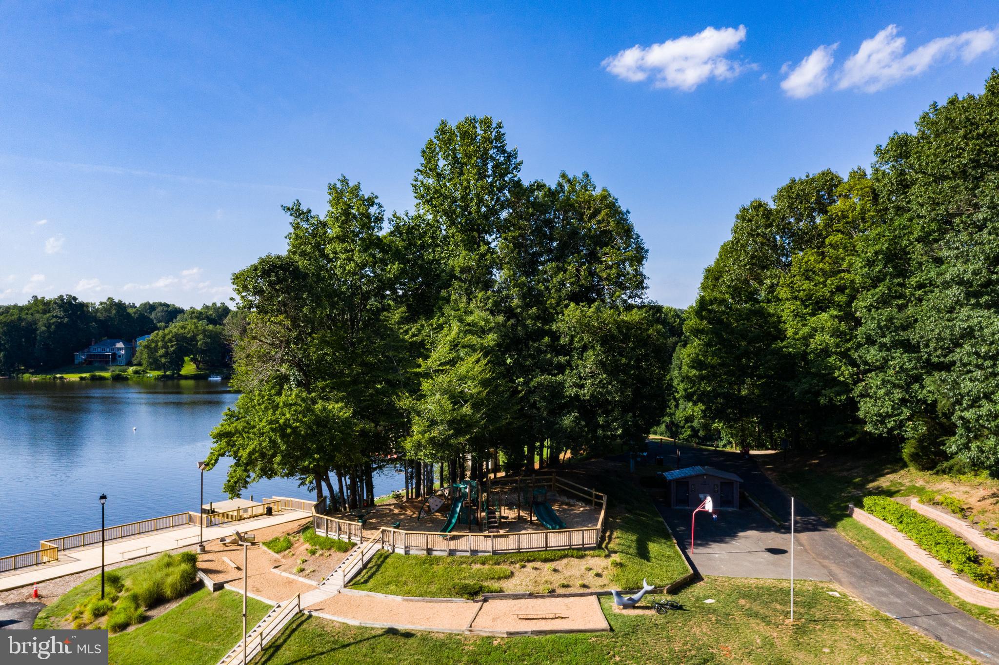 15418 SKYLINE DRIVE