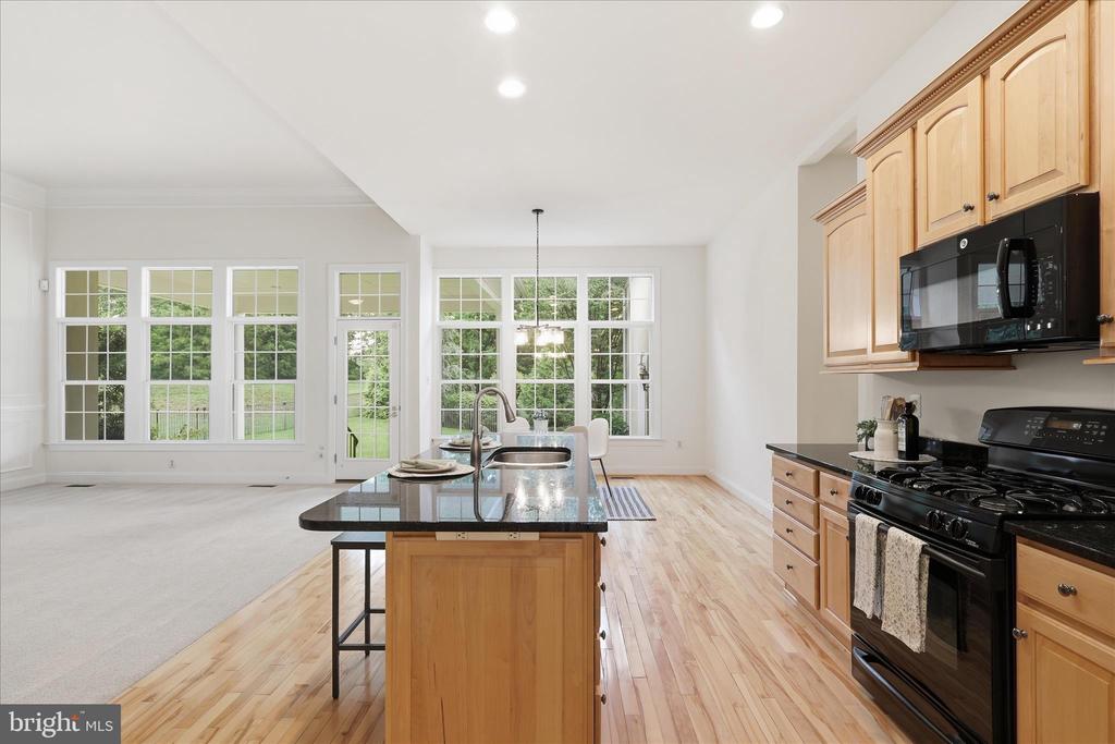 8277 ROXBOROUGH LOOP