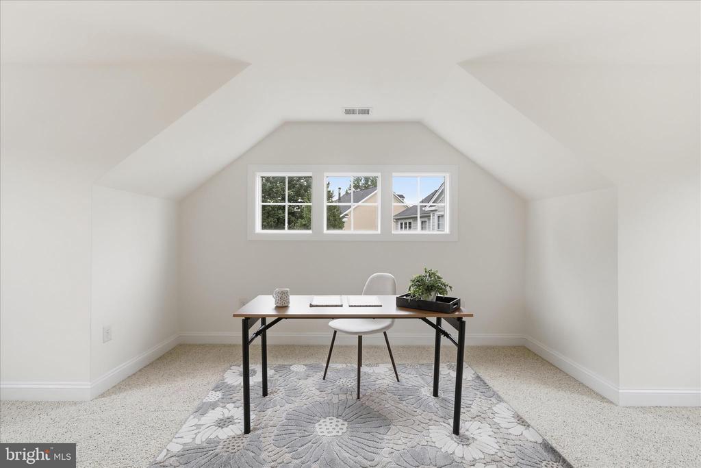 8277 ROXBOROUGH LOOP