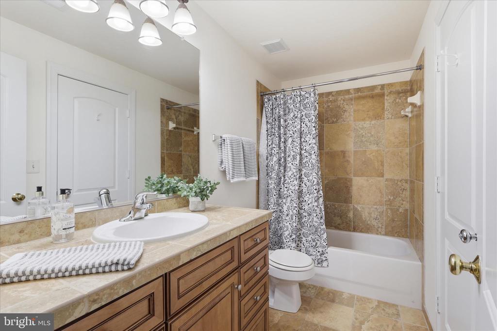 8277 ROXBOROUGH LOOP