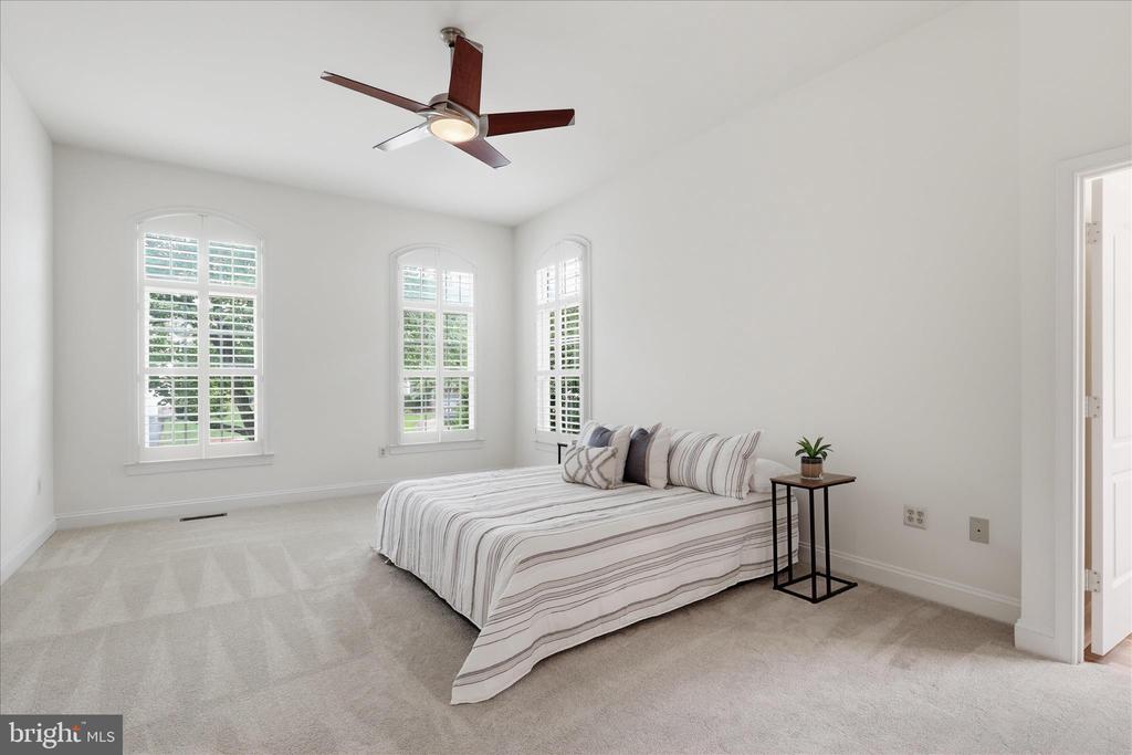 8277 ROXBOROUGH LOOP