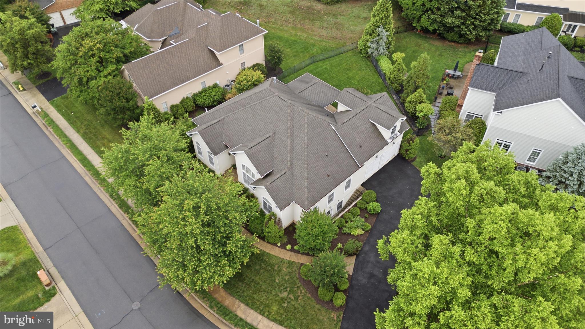 8277 ROXBOROUGH LOOP