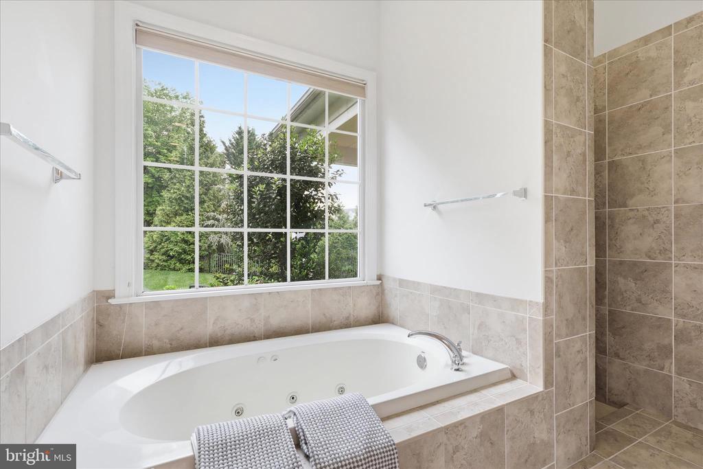 8277 ROXBOROUGH LOOP