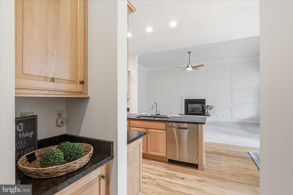 8277 ROXBOROUGH LOOP
