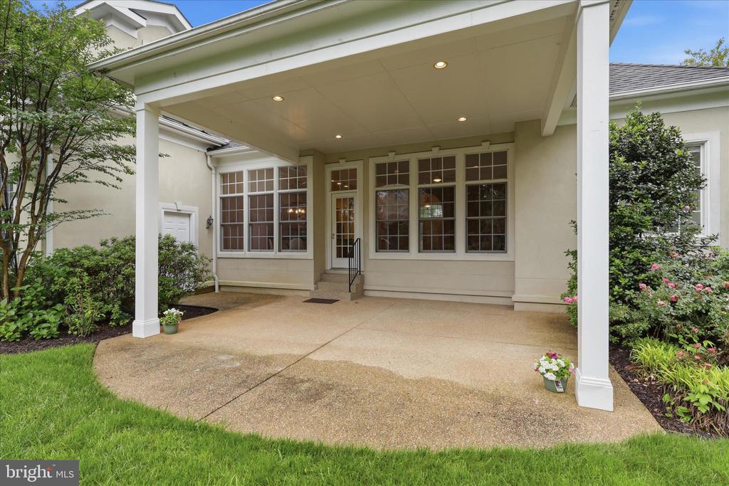 8277 ROXBOROUGH LOOP
