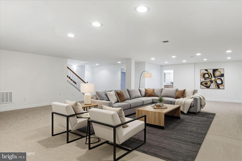 8277 ROXBOROUGH LOOP