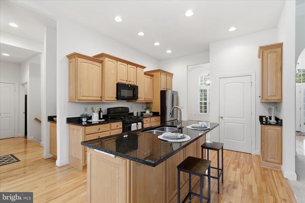 8277 ROXBOROUGH LOOP