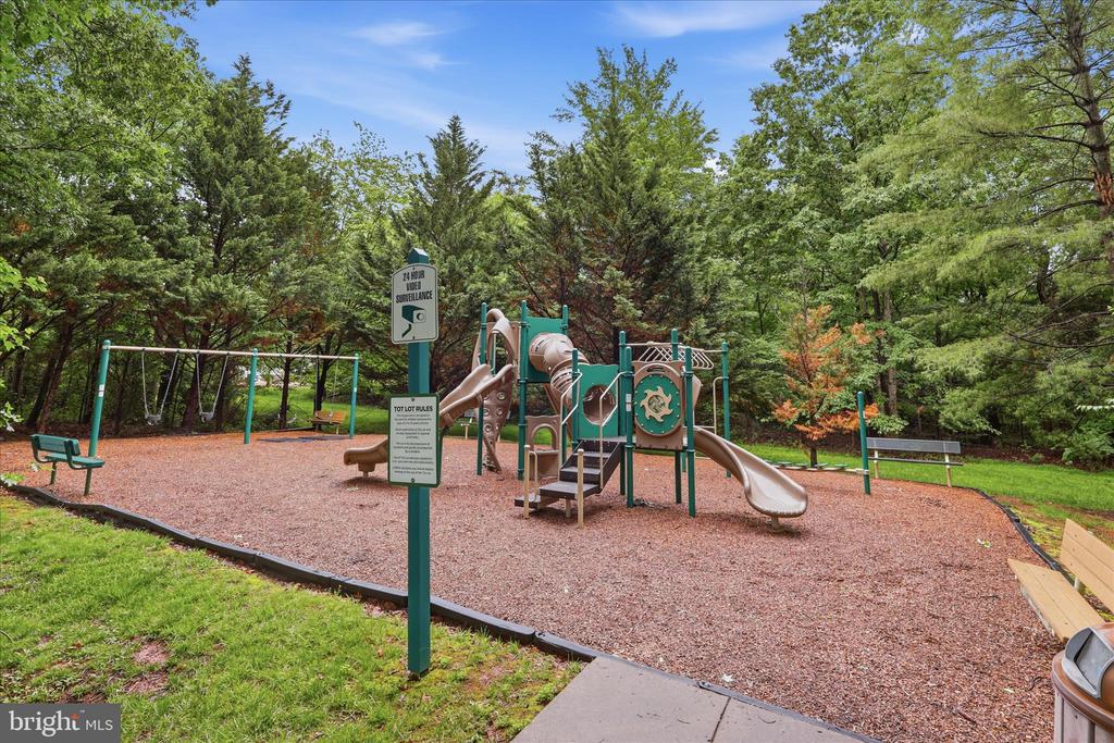 8277 ROXBOROUGH LOOP