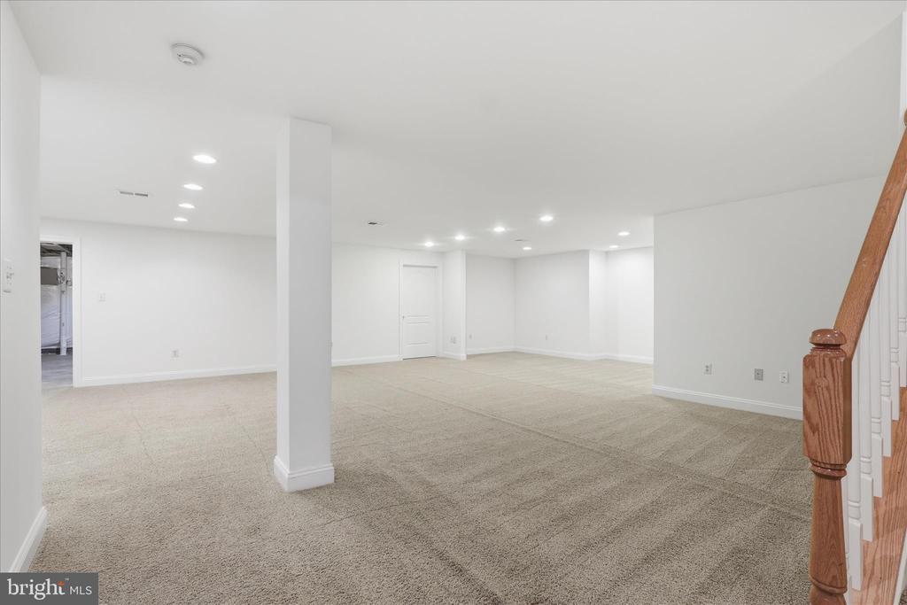 8277 ROXBOROUGH LOOP