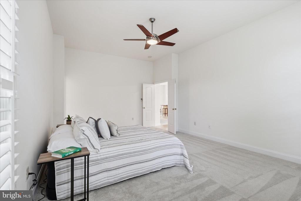 8277 ROXBOROUGH LOOP