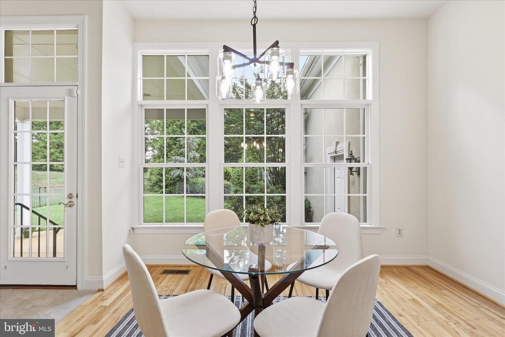8277 ROXBOROUGH LOOP