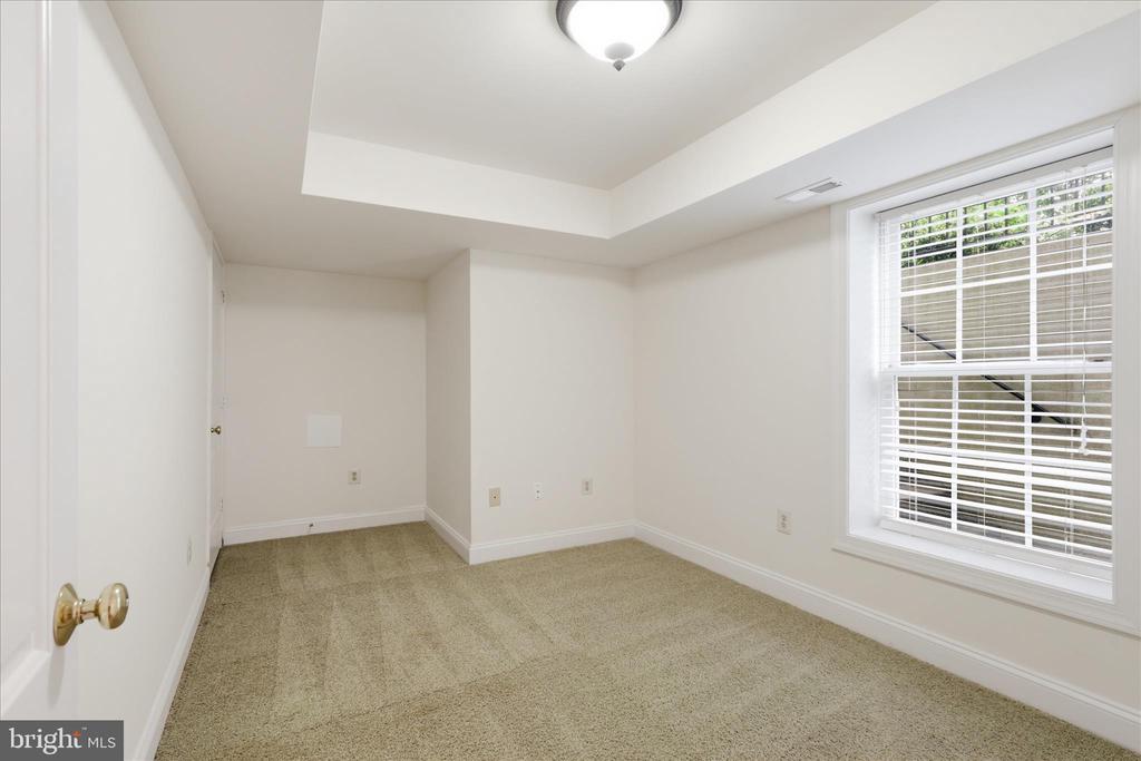 8277 ROXBOROUGH LOOP