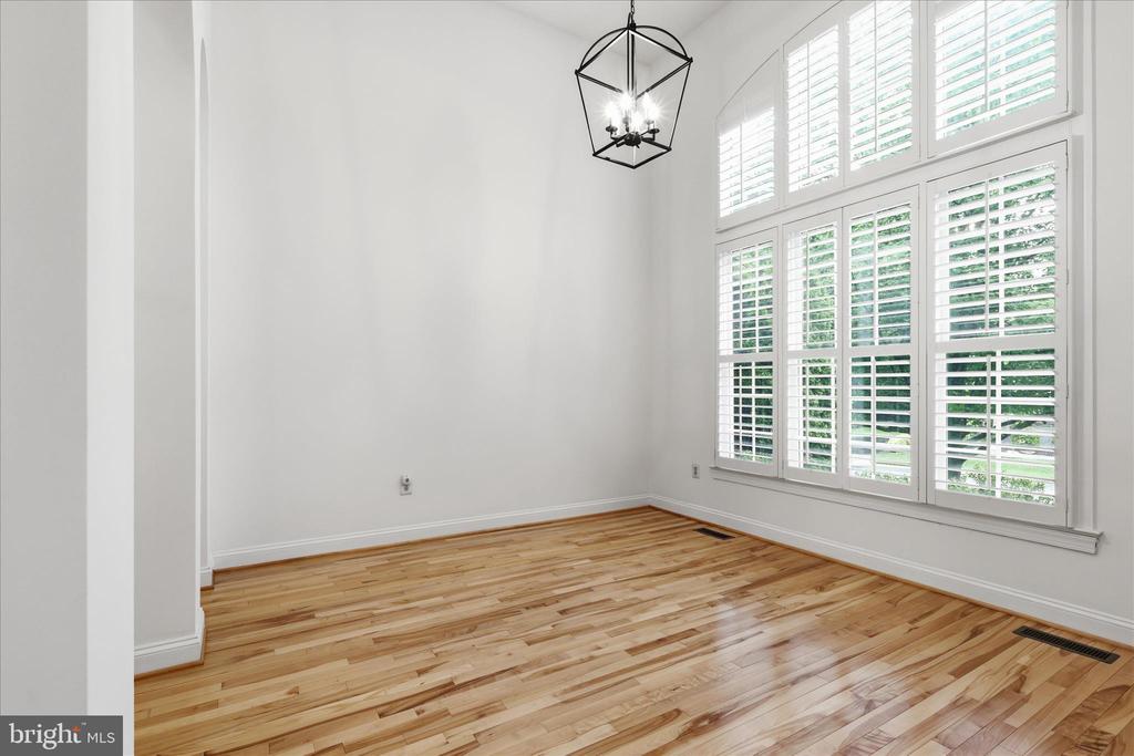 8277 ROXBOROUGH LOOP