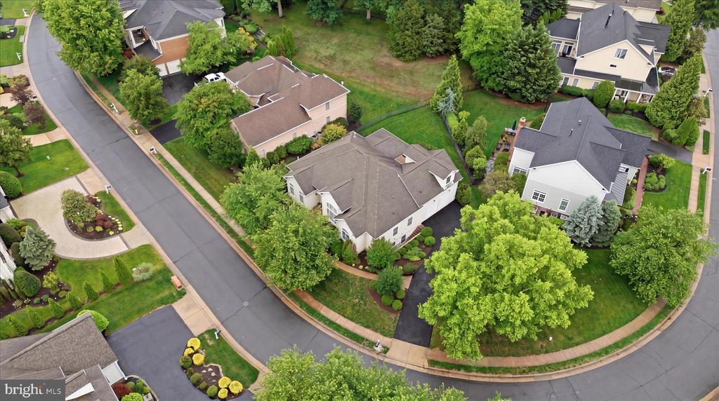 8277 ROXBOROUGH LOOP