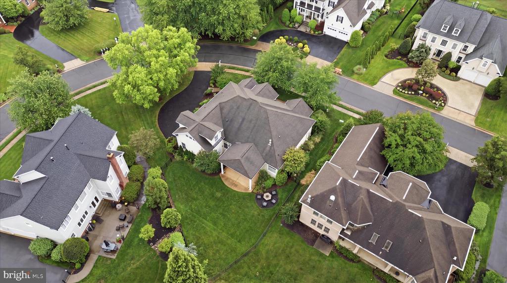 8277 ROXBOROUGH LOOP