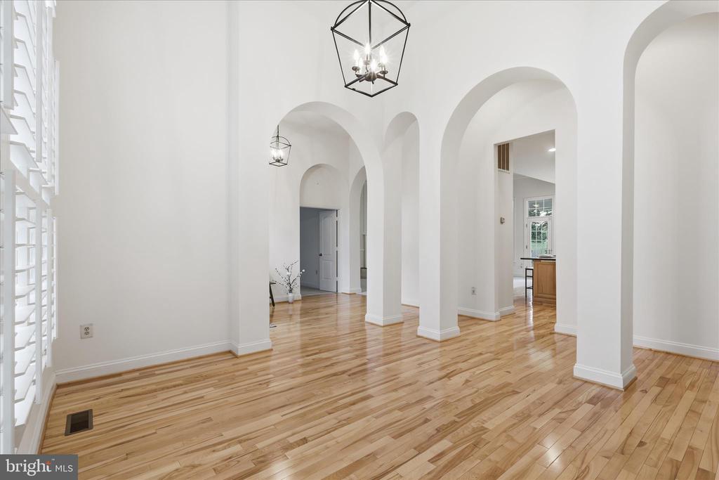 8277 ROXBOROUGH LOOP