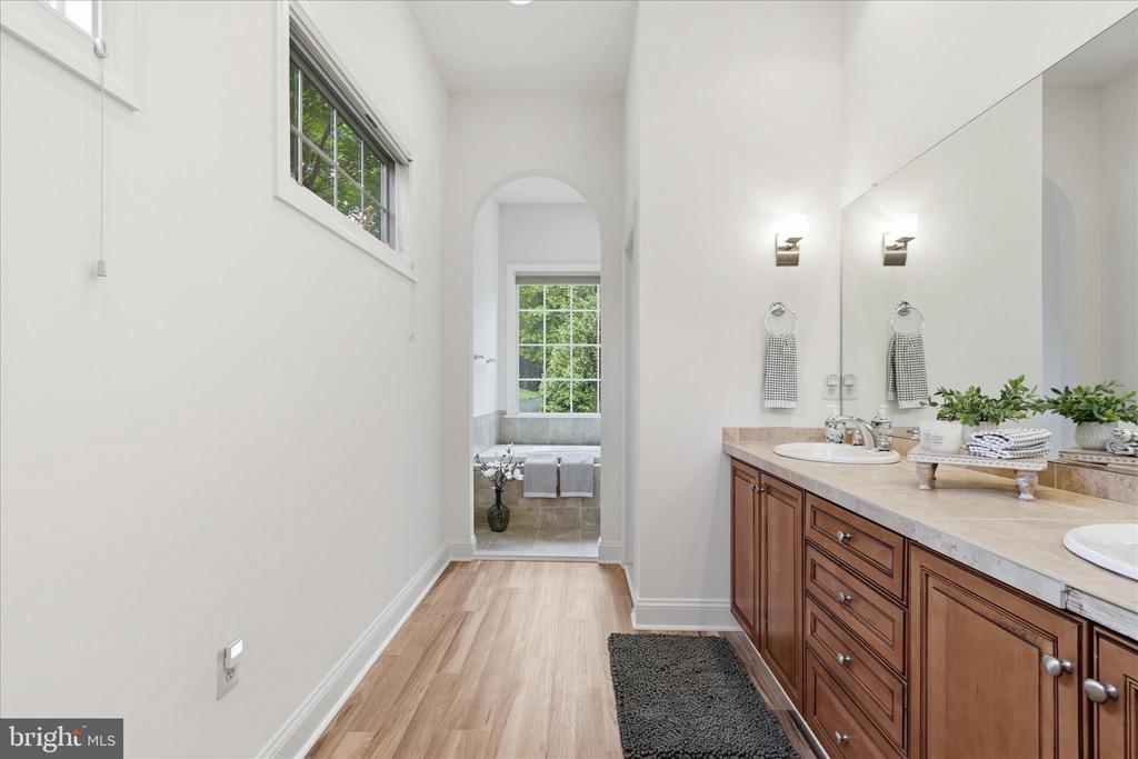 8277 ROXBOROUGH LOOP