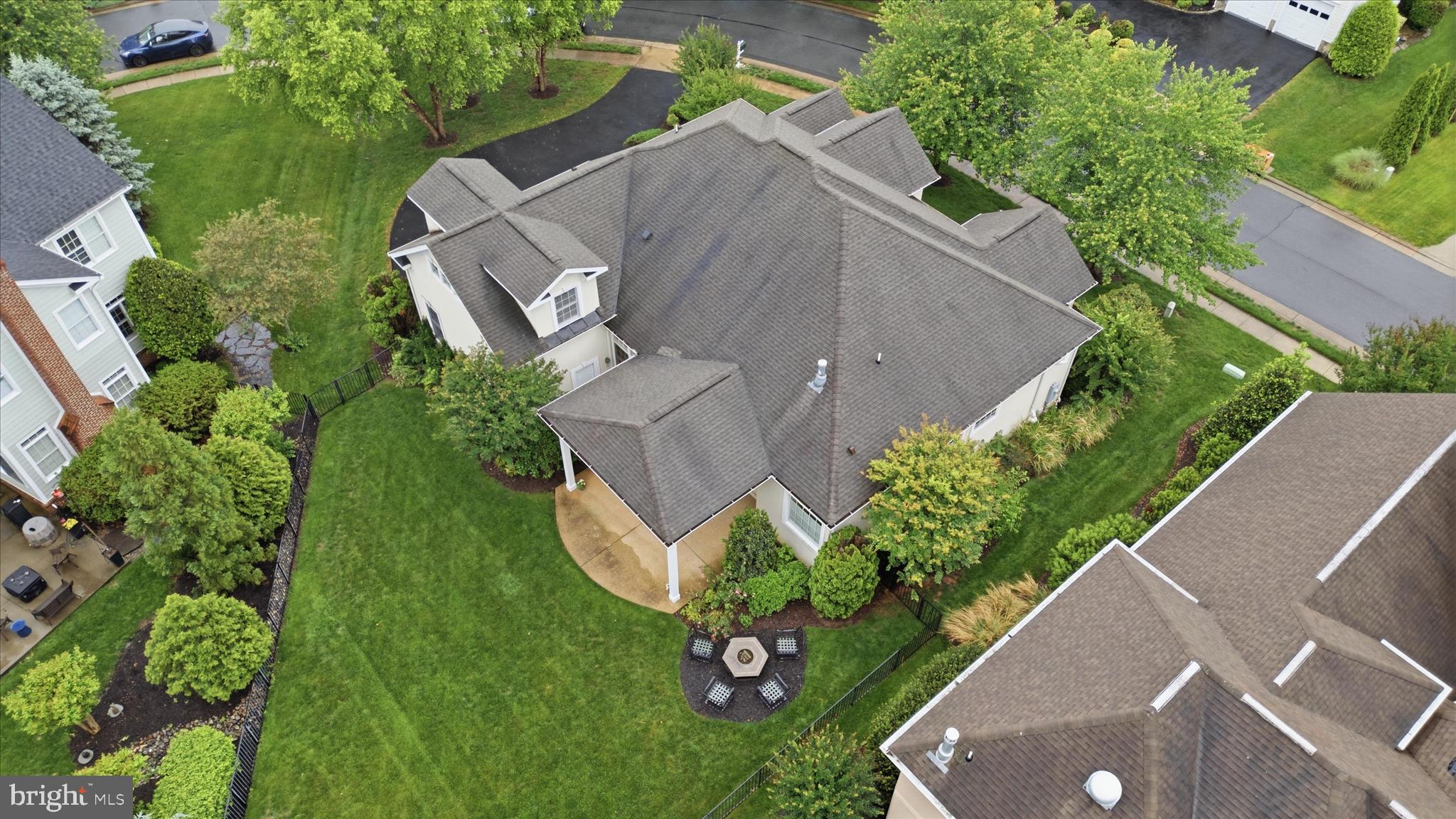 8277 ROXBOROUGH LOOP