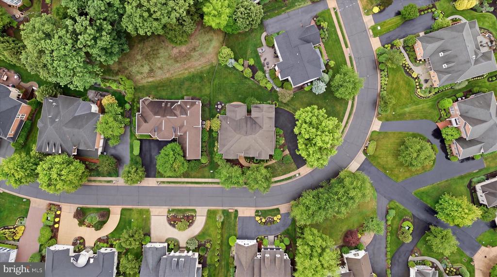 8277 ROXBOROUGH LOOP