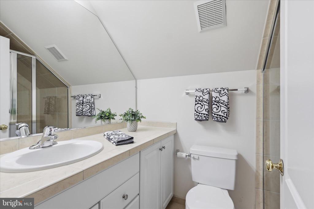 8277 ROXBOROUGH LOOP