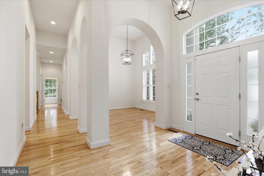 8277 ROXBOROUGH LOOP