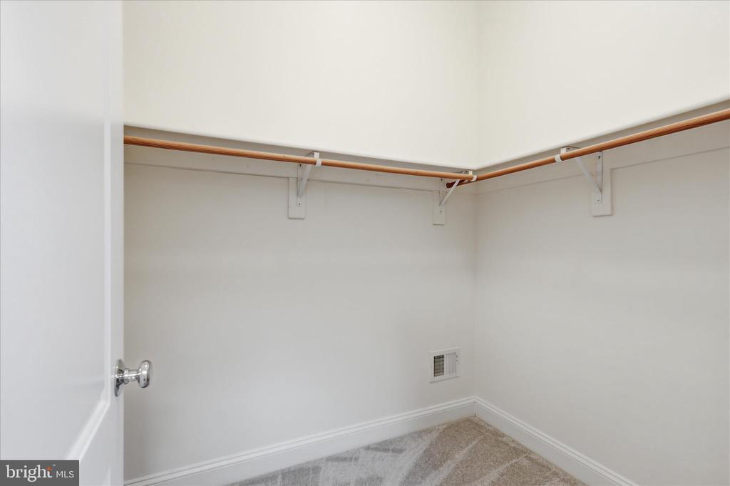 8277 ROXBOROUGH LOOP