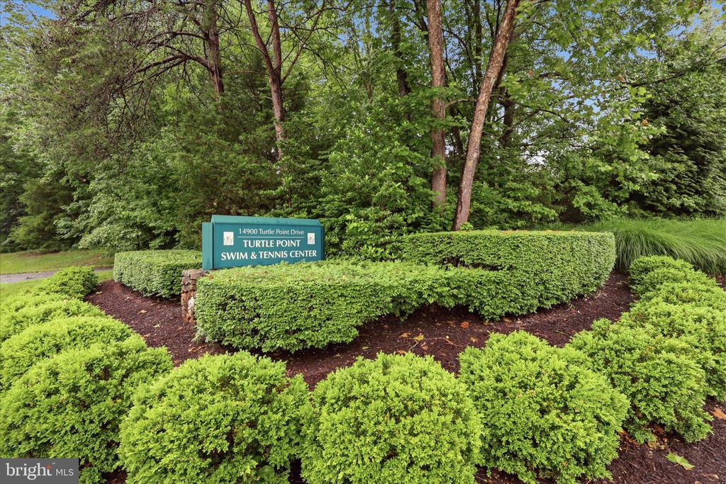 8277 ROXBOROUGH LOOP