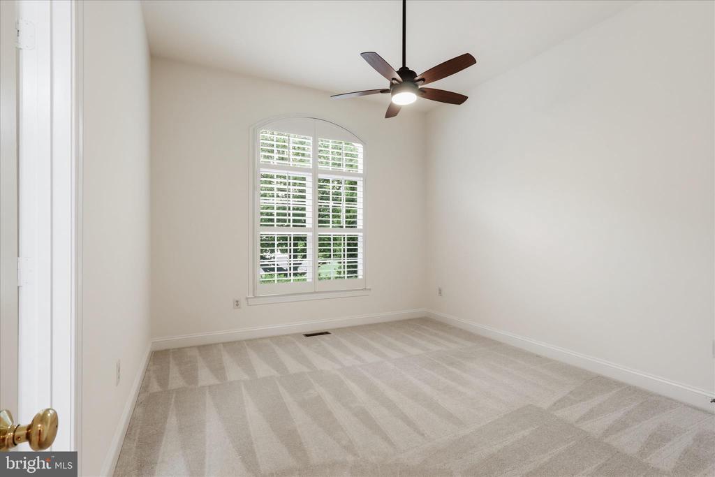 8277 ROXBOROUGH LOOP