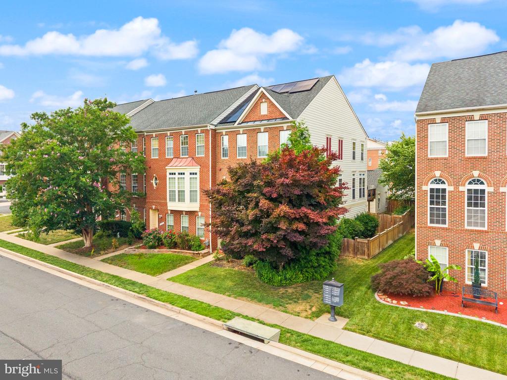 2722 WAKEWATER WAY