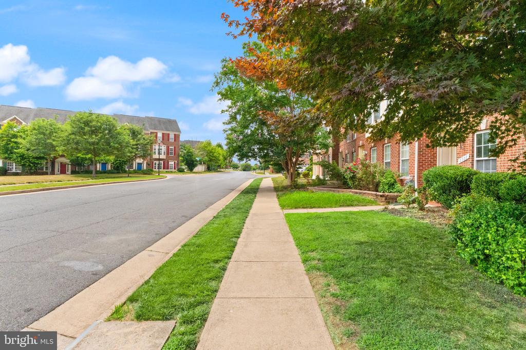 2722 WAKEWATER WAY