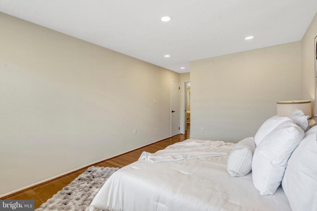 1801 POWDER HORN TERRACE