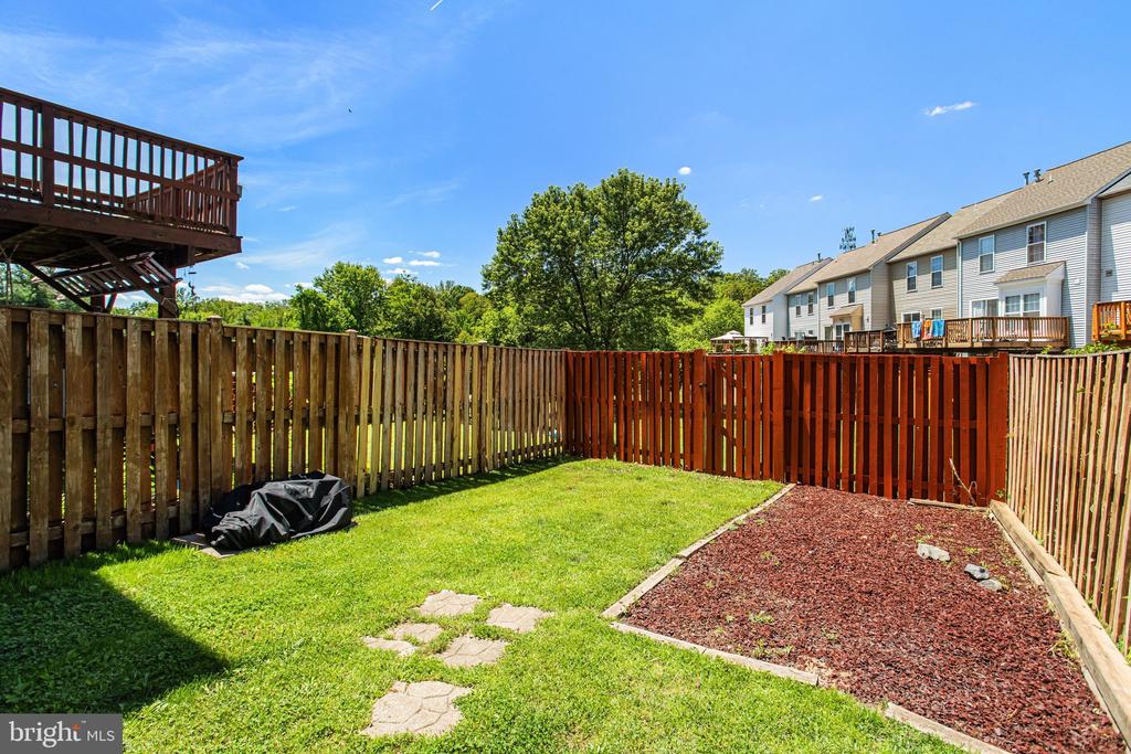 16948 POINT PLEASANT LANE