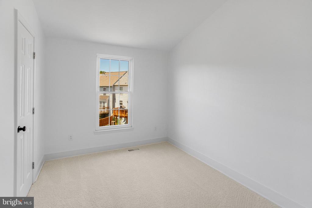 16948 POINT PLEASANT LANE