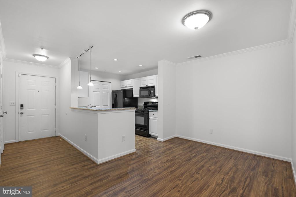 14162 CUDDY LOOP 104