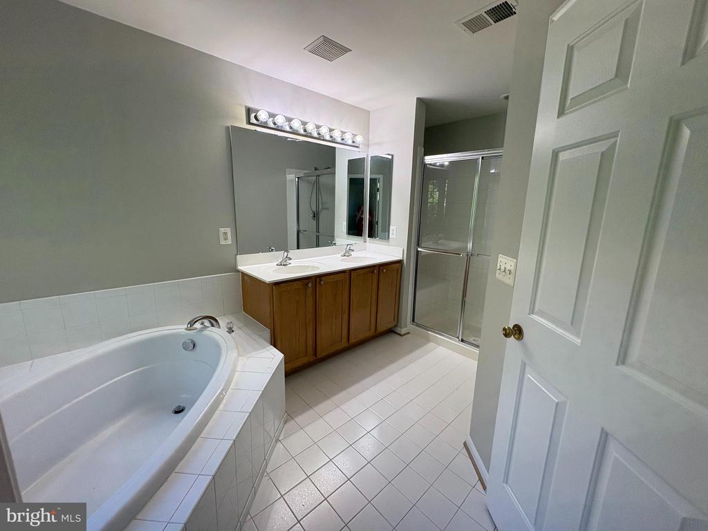 15841 BOBOLINK DRIVE