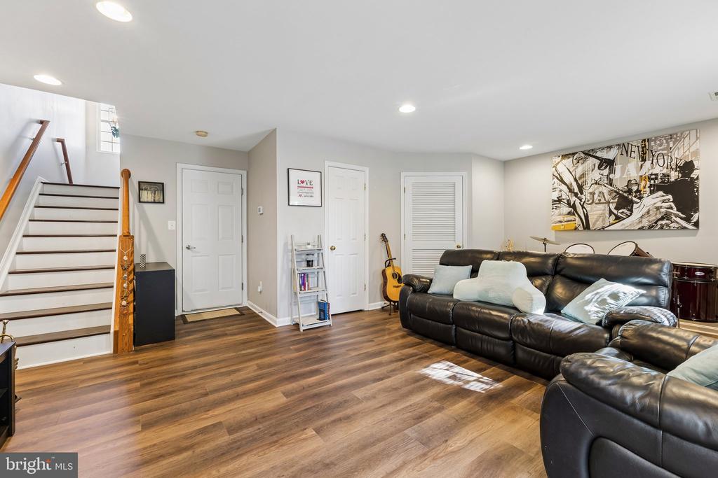 12047 KEMPS LANDING CIRCLE