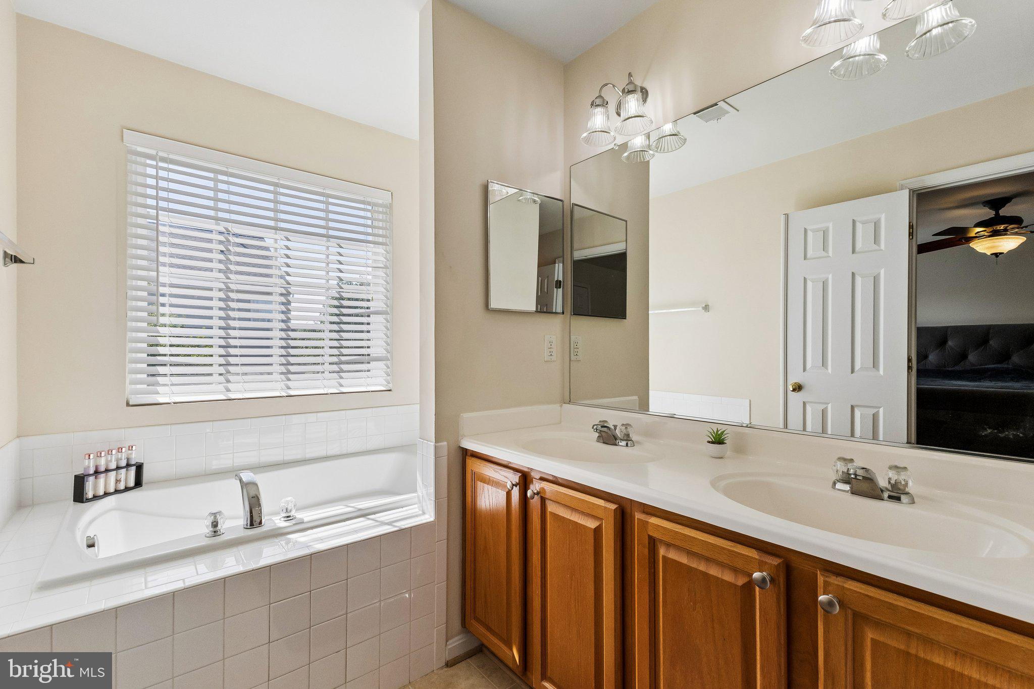 12047 KEMPS LANDING CIRCLE