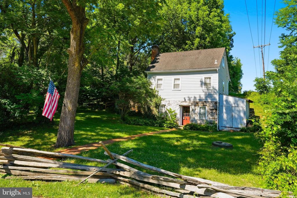 8200 BUCKLAND MILL ROAD