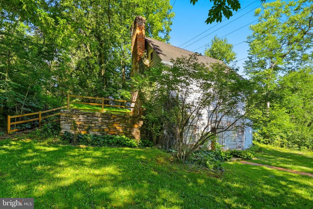 8200 BUCKLAND MILL ROAD