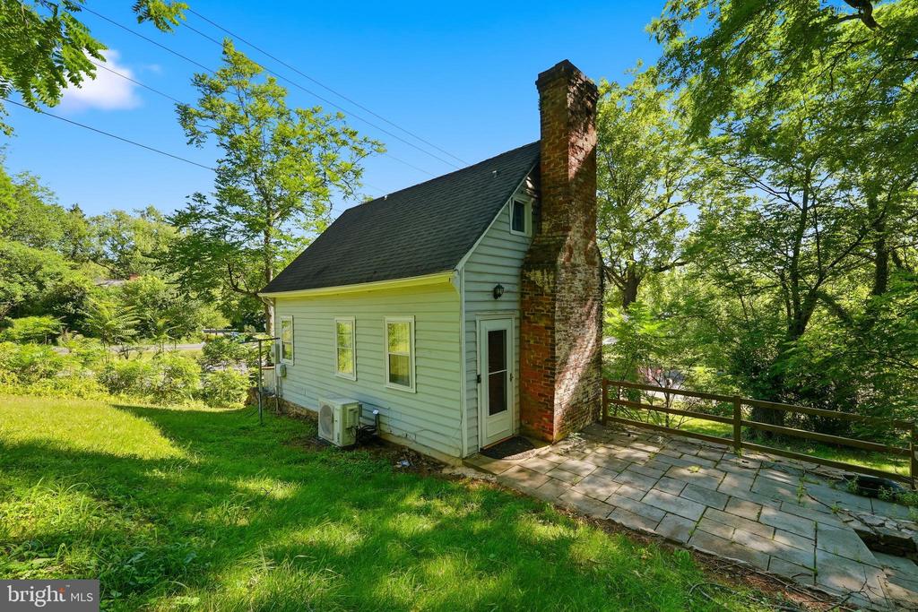 8200 BUCKLAND MILL ROAD
