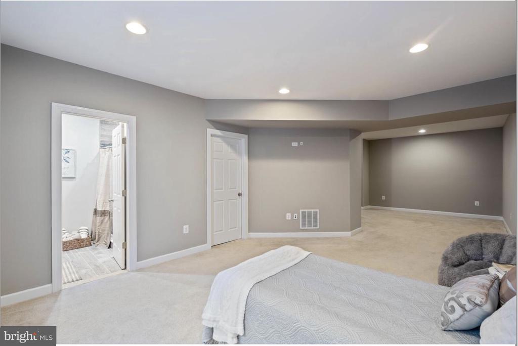 3028 LANDING EAGLE COURT