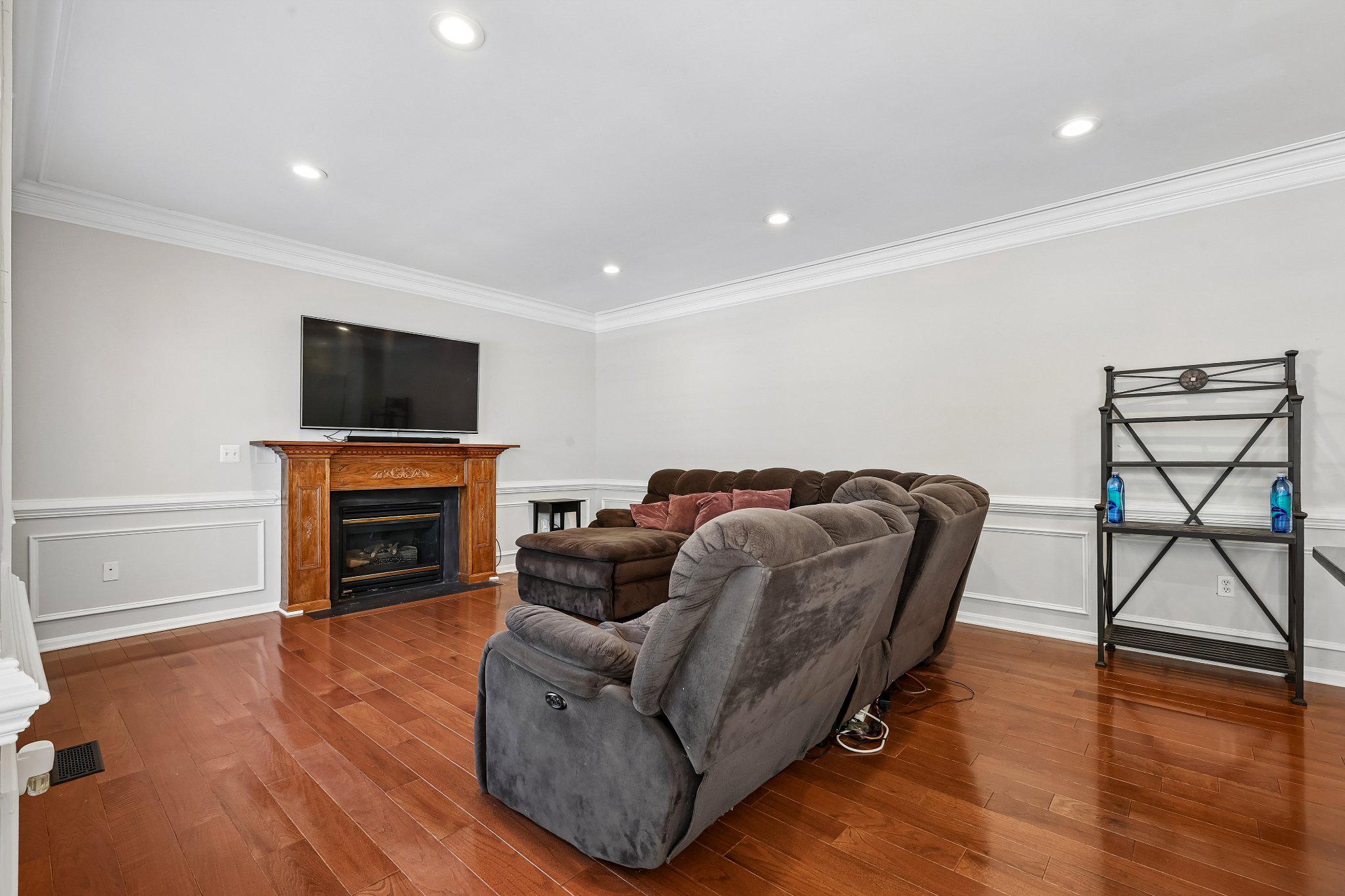 6217 OAKLAND DRIVE