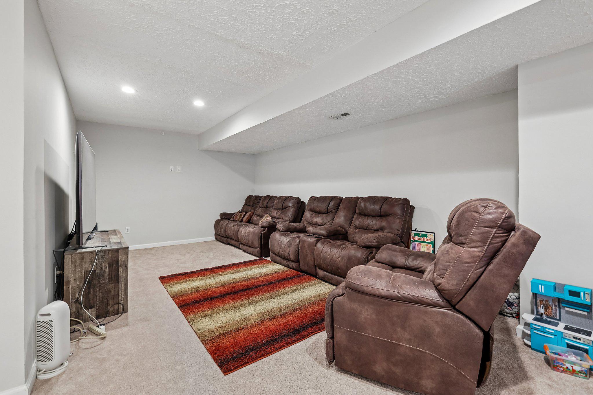 6217 OAKLAND DRIVE