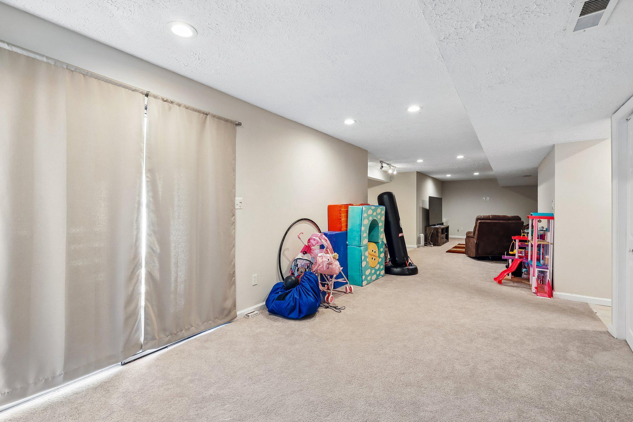 6217 OAKLAND DRIVE