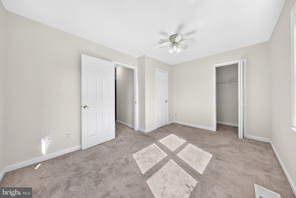8238 WYCLIFFE COURT