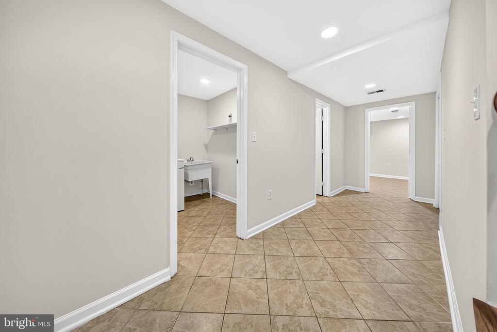 8238 WYCLIFFE COURT