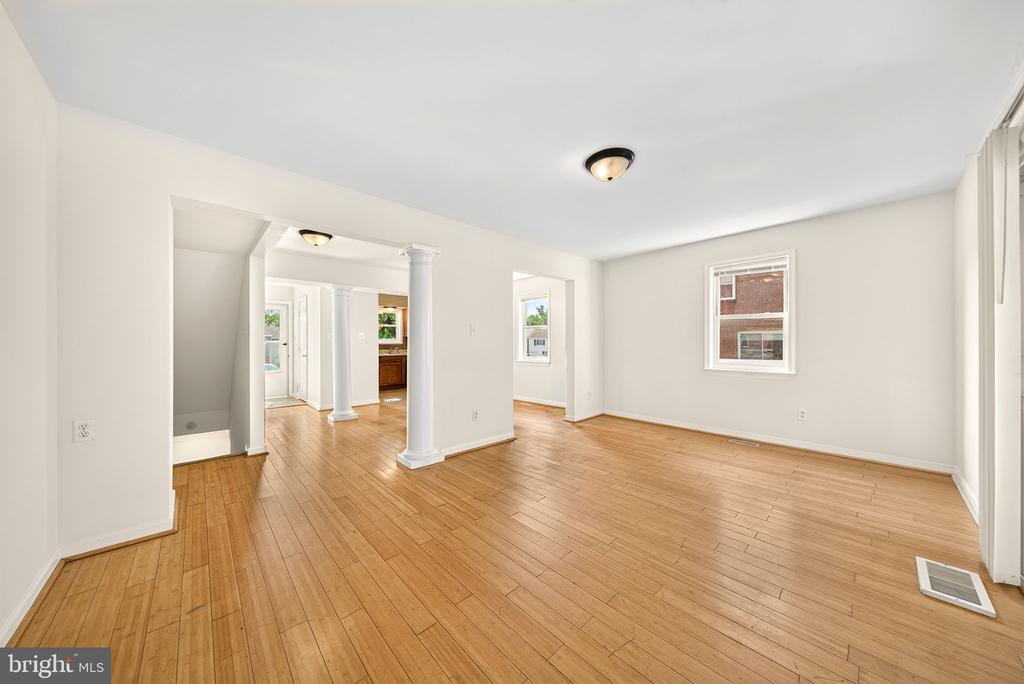 8238 WYCLIFFE COURT