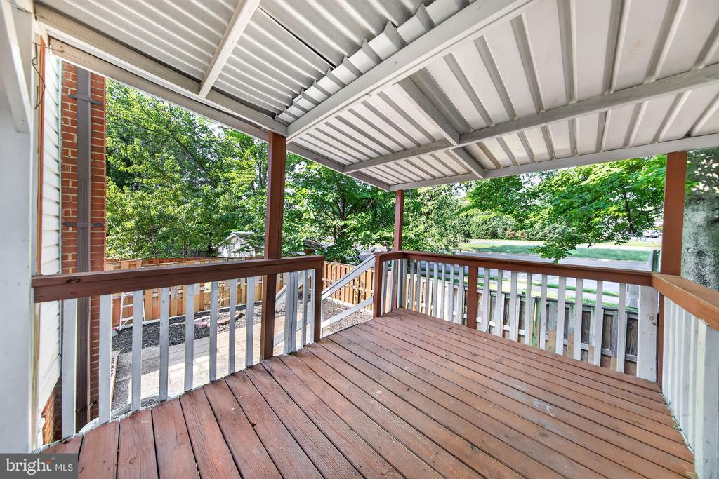 8238 WYCLIFFE COURT