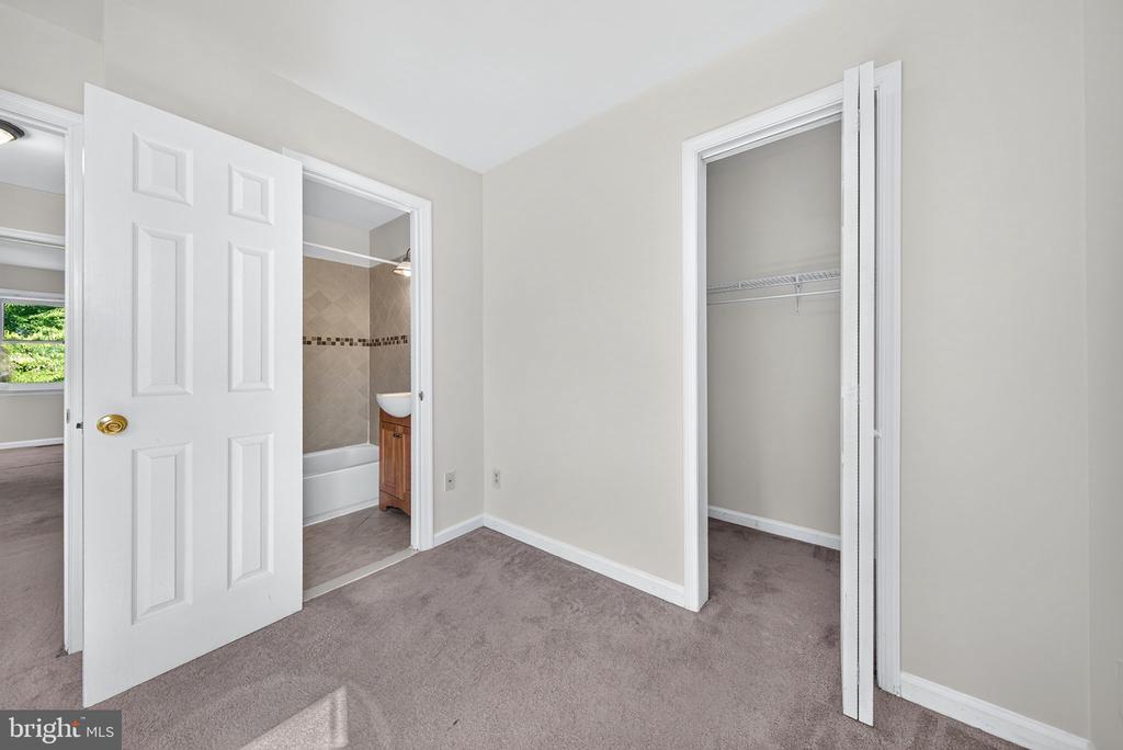 8238 WYCLIFFE COURT